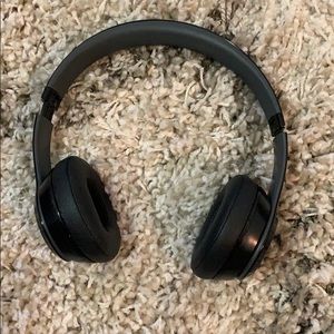 Beats by Dre - red and black